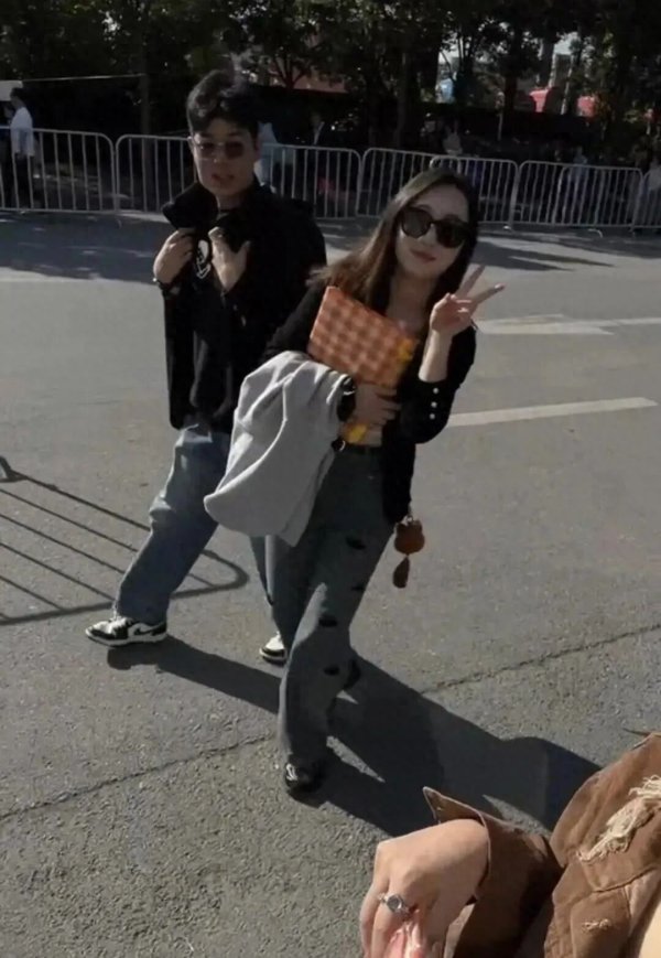 满江红配资 两中国游客在马来西亚失联，定位成谜：手机在深海，耳机分落两地